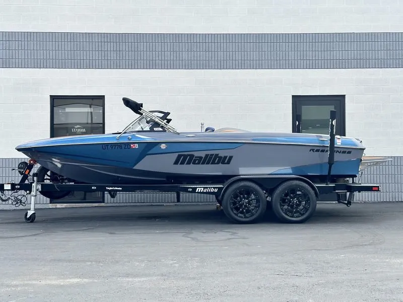 2023 Malibu Boats TXi MO CB