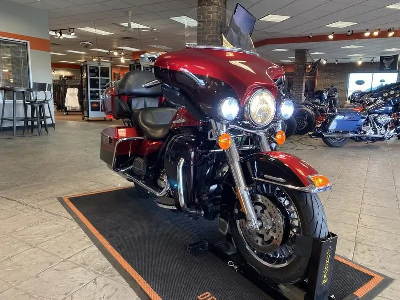 2013 Harley-Davidson FLTRXSE2 - CVO Road Glide Custom