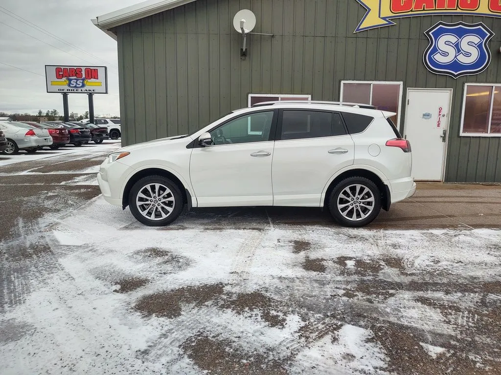 2017 Toyota RAV 4 Platinum All Wheel Drive! Cold weather and driver safety package!