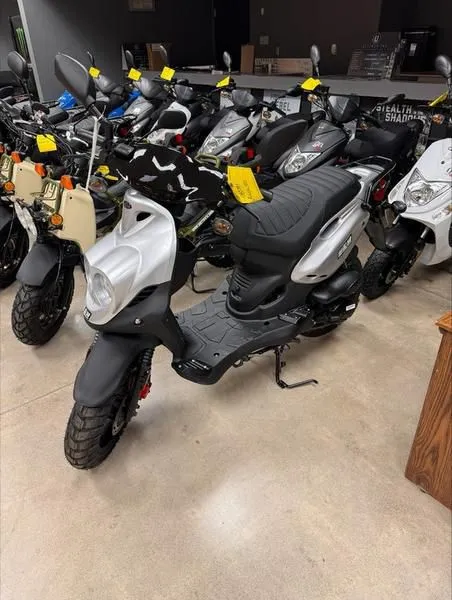 2022 Genuine Scooter Co  Roughhouse 50cc