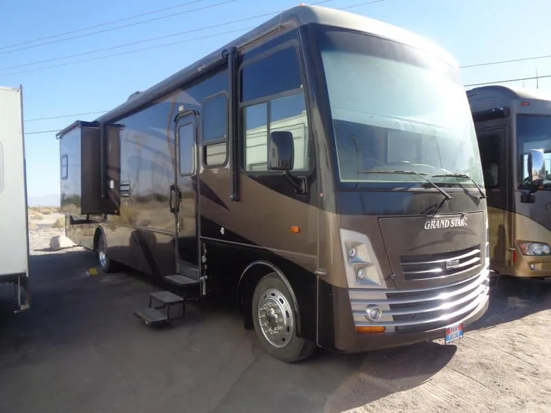 2009 Newmar Grand Star 3753  Frieghtliner Chassis