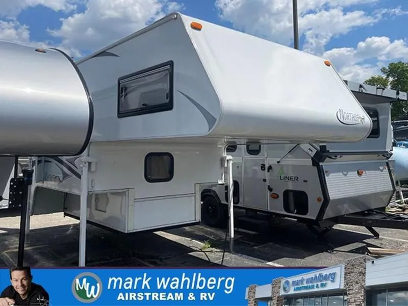 2017 Northstar Hardwall Truck Camper Liberty Base