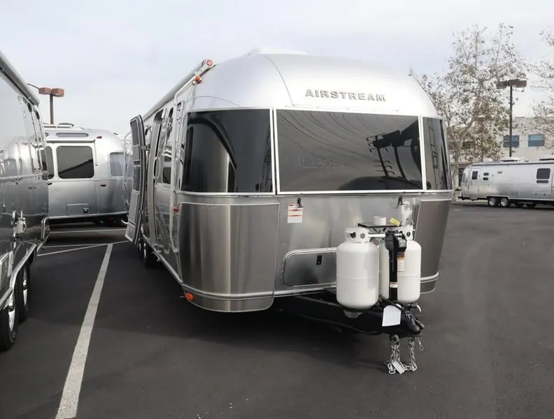 2023 Airstream Flying Cloud 27FB