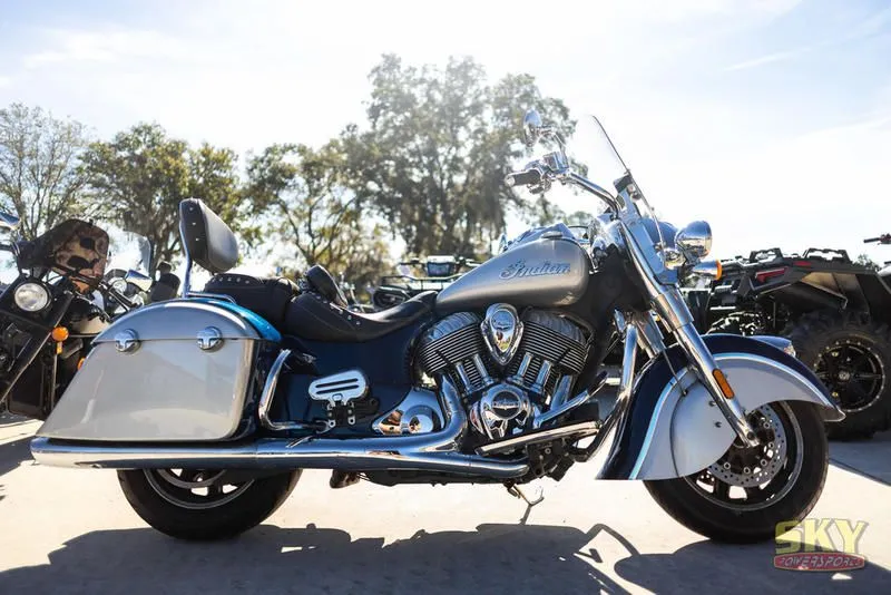 2017 Indian Motorcycle Springfield Blue Sapphire Over Star Silver