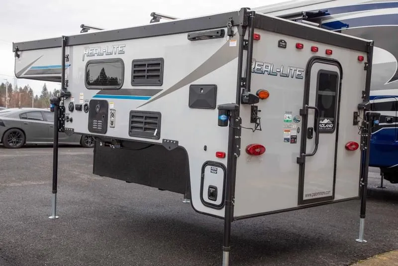 2023 Palomino Real-Lite Truck Camper Soft Side SS-1610