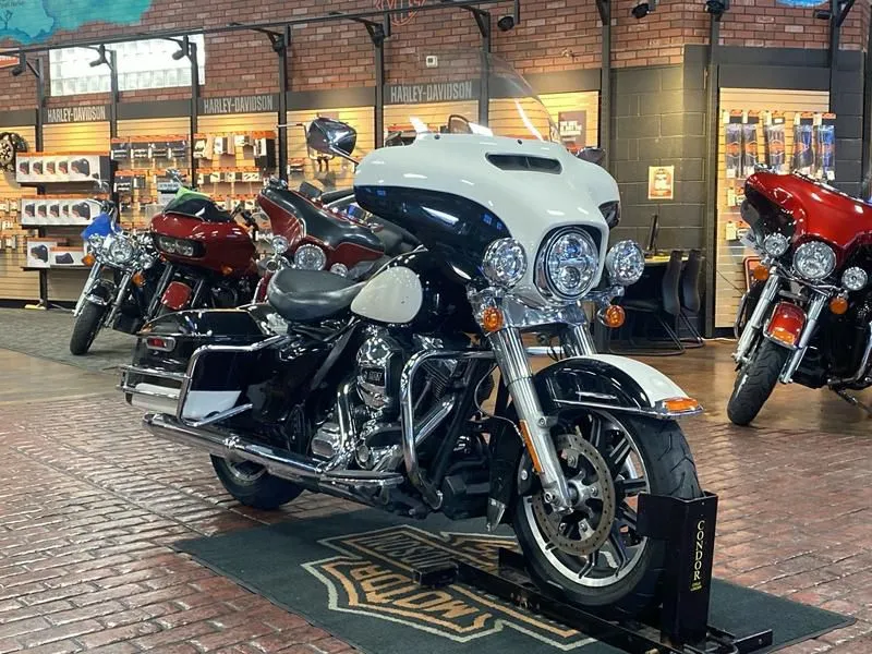2015 Harley-Davidson FLHTP
