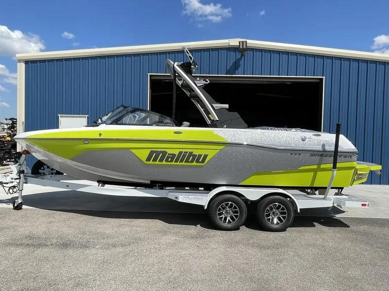 2023 Malibu Boats 23 LSV