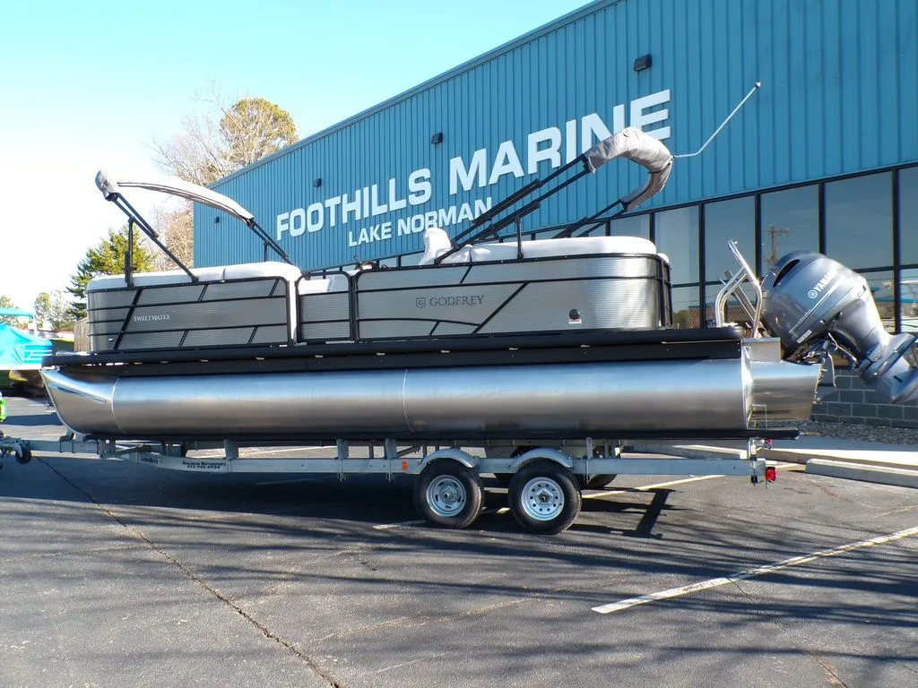 2024 Godfrey Pontoons Sweetwater 2486 SB iMPACT + Package (29 in. Center Tube) in Mooresville, NC