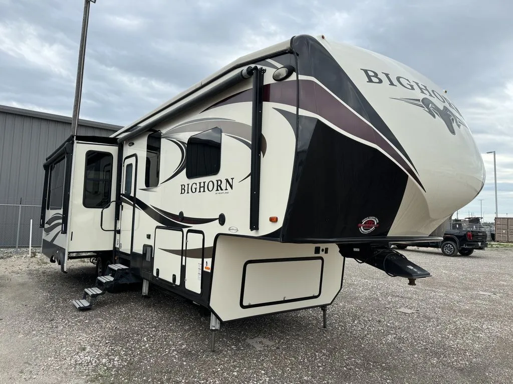 2019 Heartland Bighorn 3160 ELITE