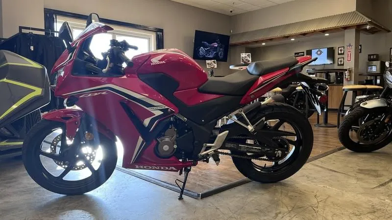 2022 Honda CBR300R