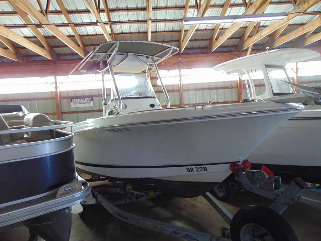 2011 Wellcraft 232 Fisherman Center Console in Quakertown, PA