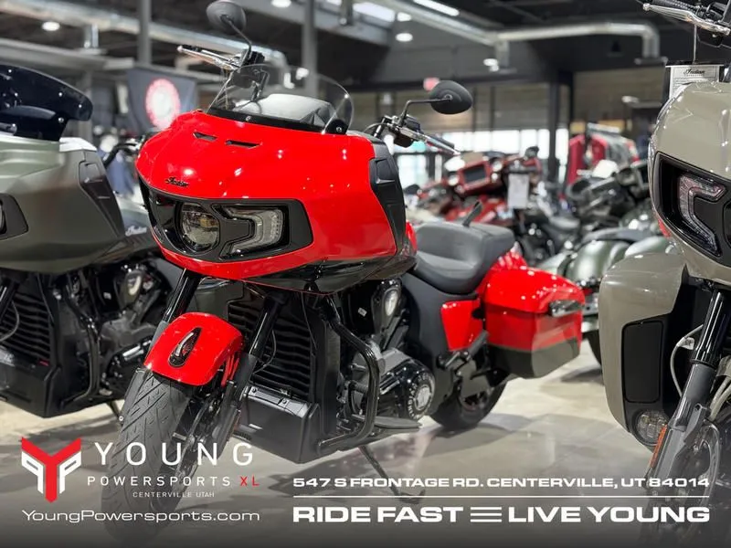 2023 Indian Motorcycle Challenger Dark Horse Indy Red / Black Metallic