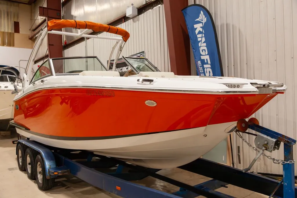 2021 Cobalt Boats 250 Bow Rider