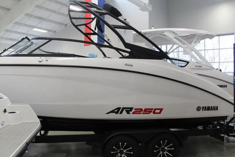 2024 Yamaha Marine AR250