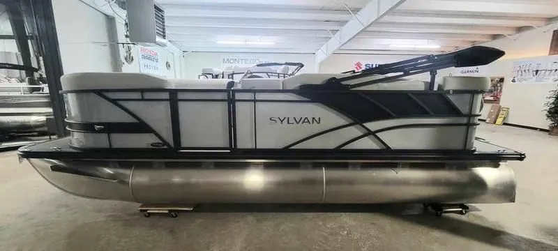 2024 Sylvan 8520 Cruise