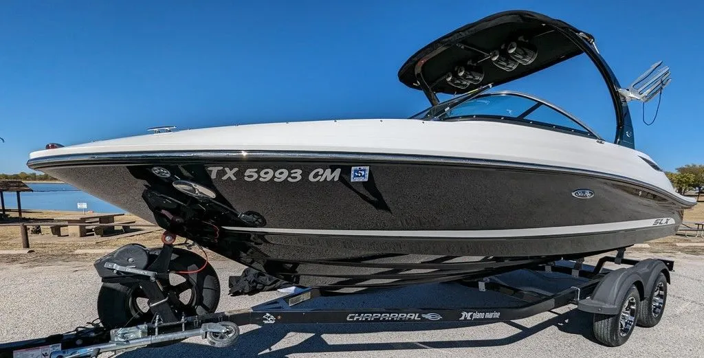 2015 Sea Ray 230 SLX