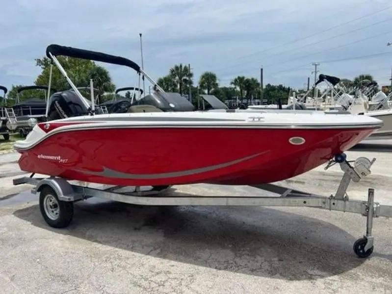 2024 Bayliner M17