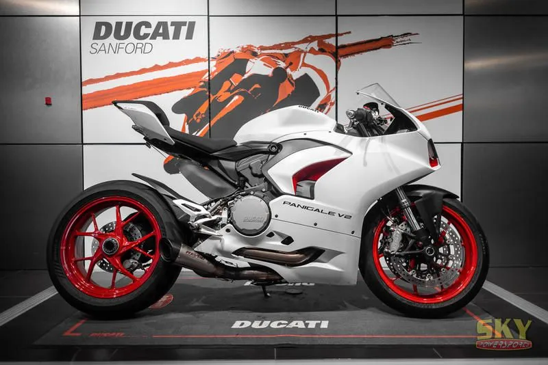 2022 Ducati Panigale V2 White Rosso Livery