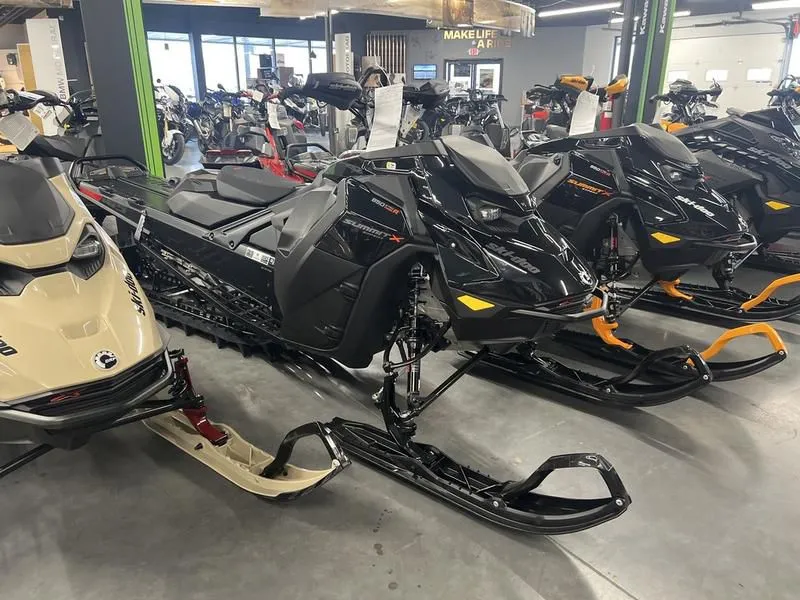 2024 Ski-Doo Summit X with Expert Package Rotax 850 E-TEC Turbo R 165 H_Alt 10.25 in.