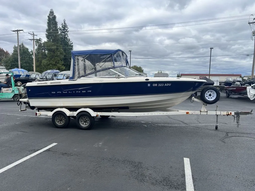 2008 BAYLINER 205 DISCOVERY