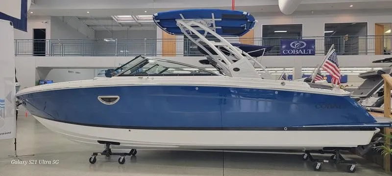 2024 Cobalt Boats R8