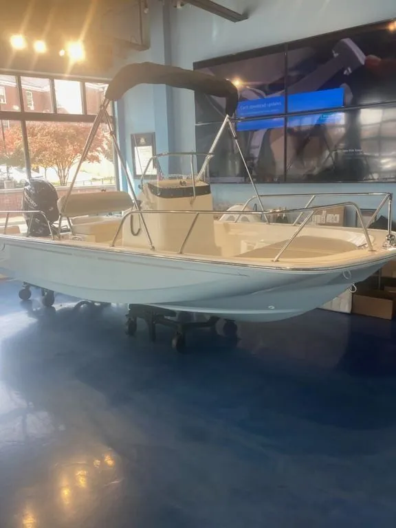 2024 Boston Whaler 150 Montauk