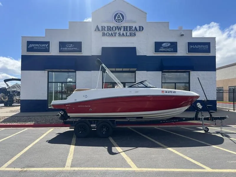 2022 Bayliner VR5 Bowrider