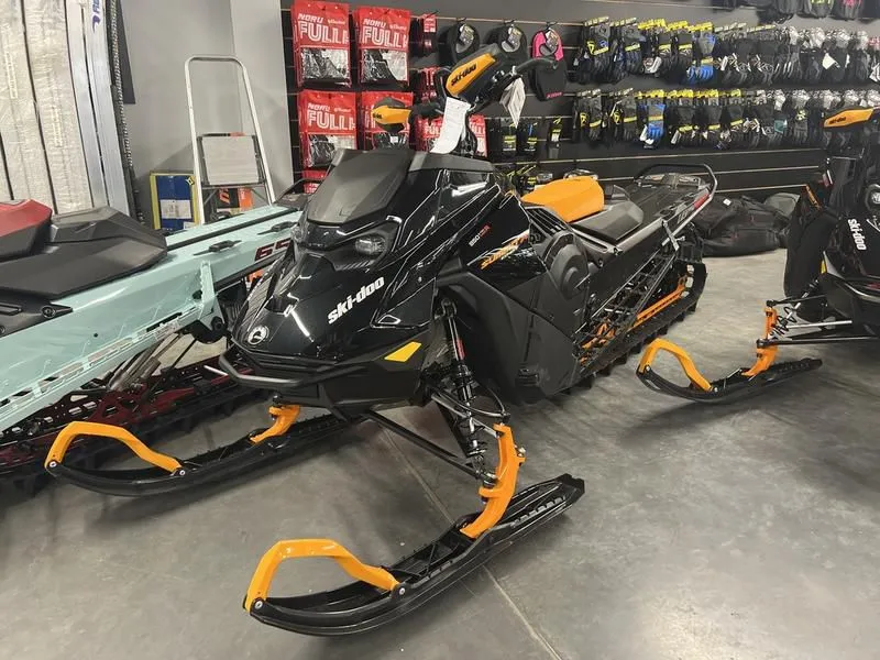 2024 Ski-Doo Summit X with Expert Package Rotax 850 E-TEC Turbo R 165 H_Alt 4.5 in.