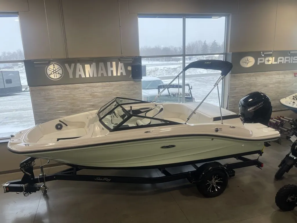 2023 Sea Ray SPX 190 Outboard in Bismarck, ND