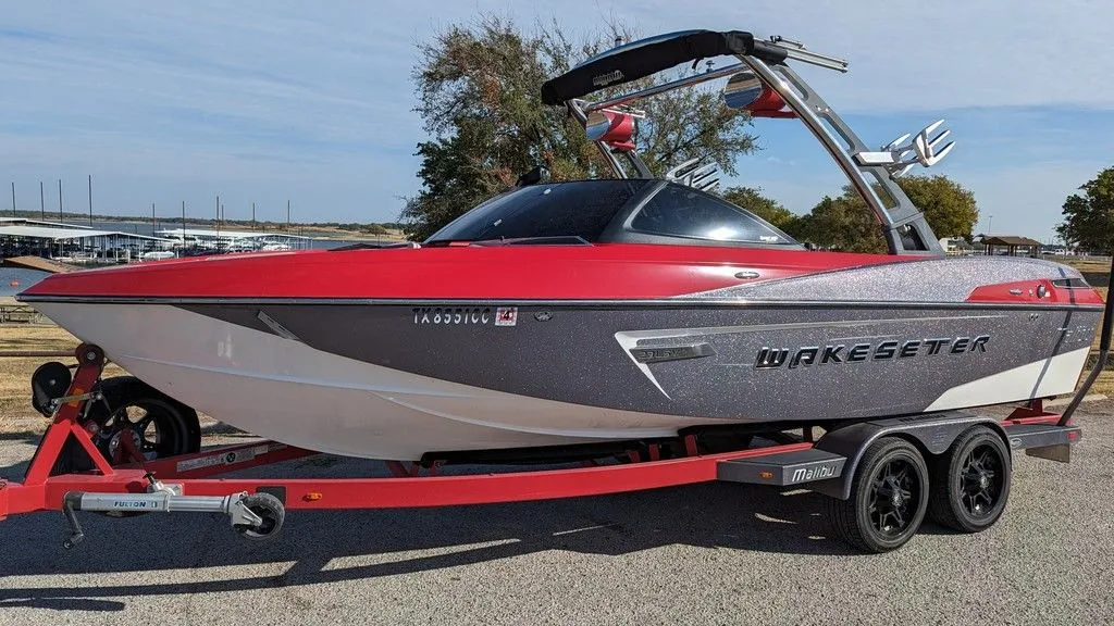 2014 Malibu Boats Wakesetter 23 LSV in Lewisville, TX
