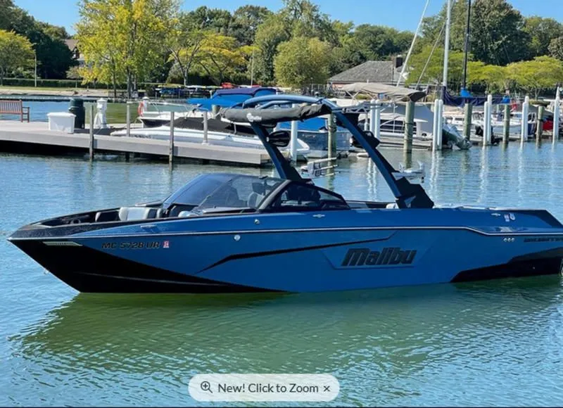 2021 Malibu Boats 25 LSV in St. Clair Shores, MI