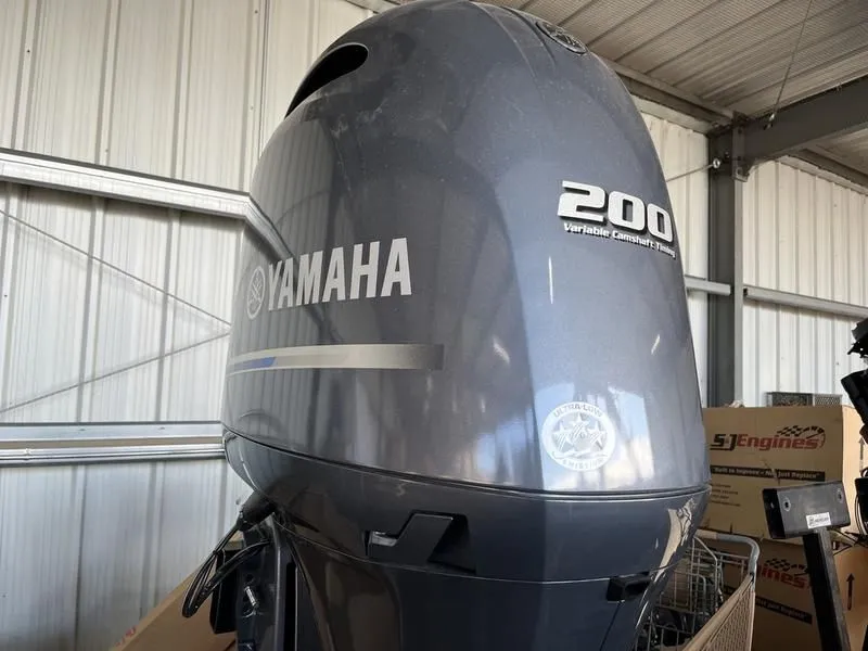 2022 Yamaha Marine F200