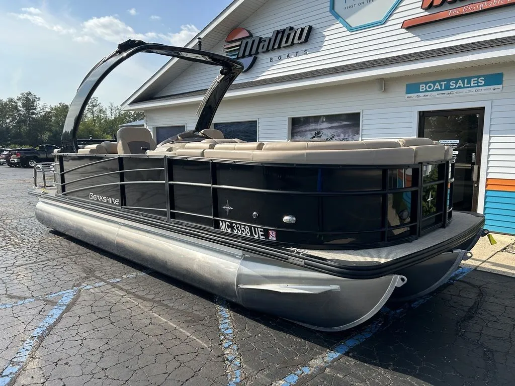 2018 Berkshire Pontoons 23 RFX STS