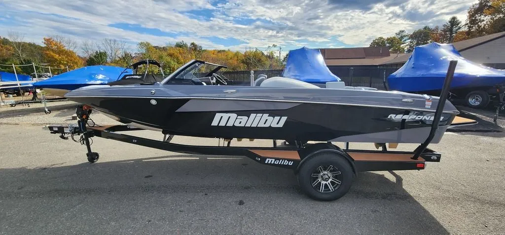 2024 Malibu Boats TXi 