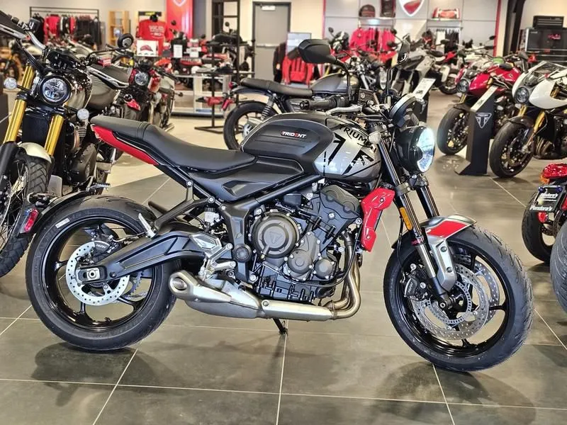 2023 Triumph Trident 660 Silver Ice Diablo Red