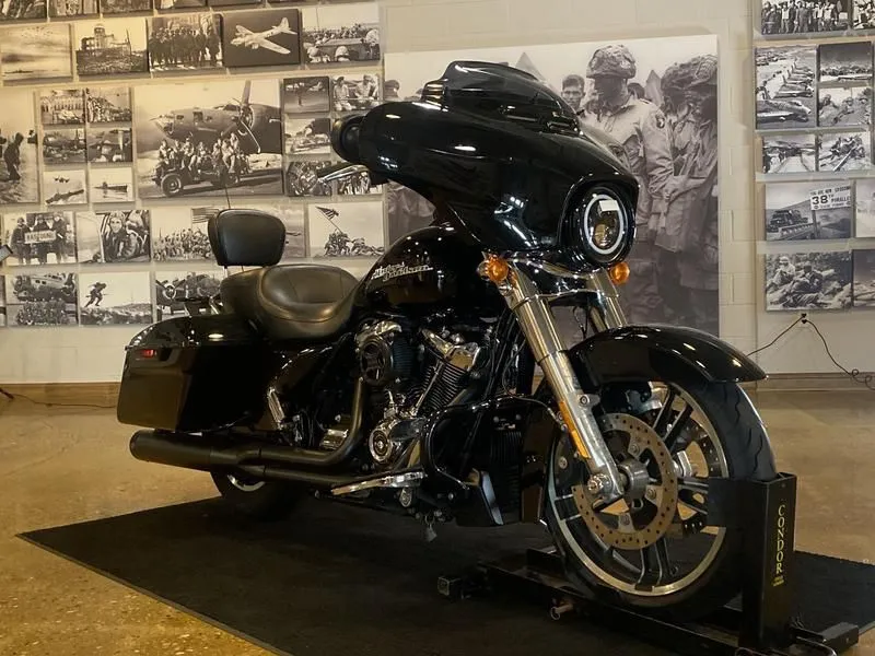 2019 Harley-Davidson FLHX - Street Glide