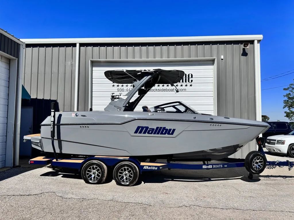 2021 Malibu Boats M220 in Montgomery, TX