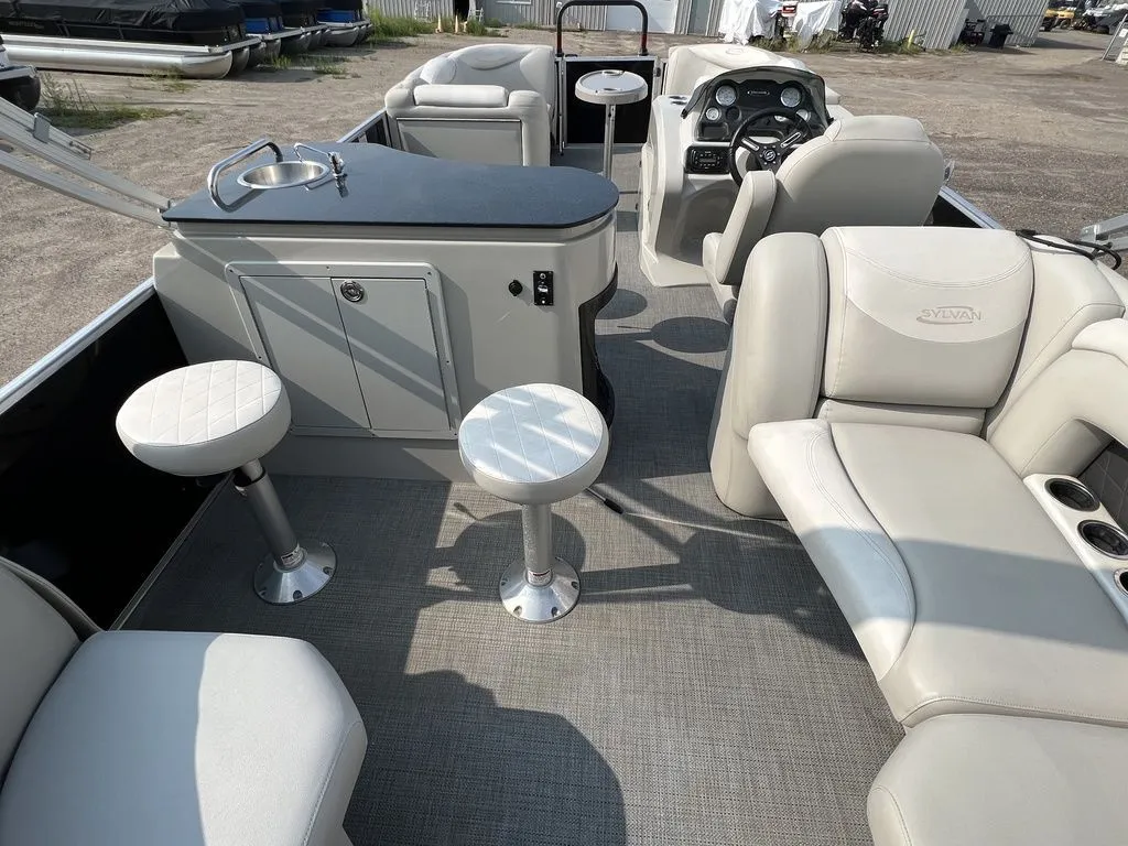 2016 Sylvan Mirage 8522 Entertainer 115HP Mercury 4-Stroke