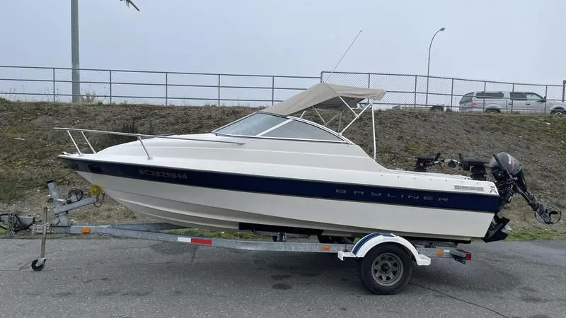 2003 Bayliner 192 Classic in Courtenay, BC
