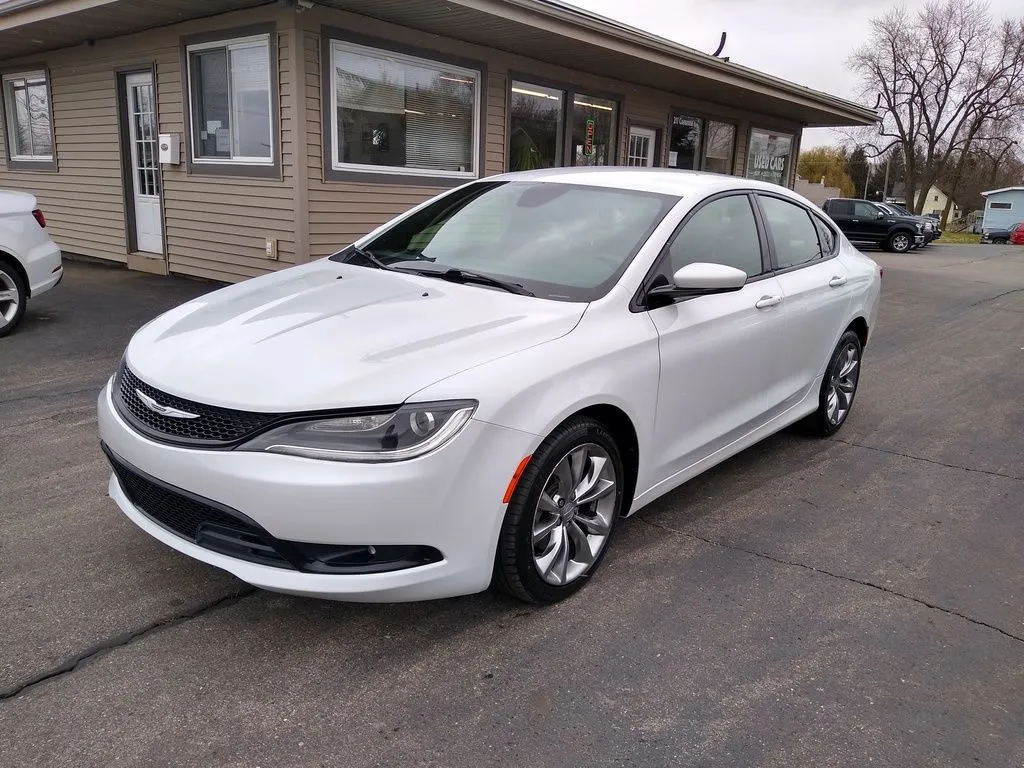 2015 Chrysler 200 S