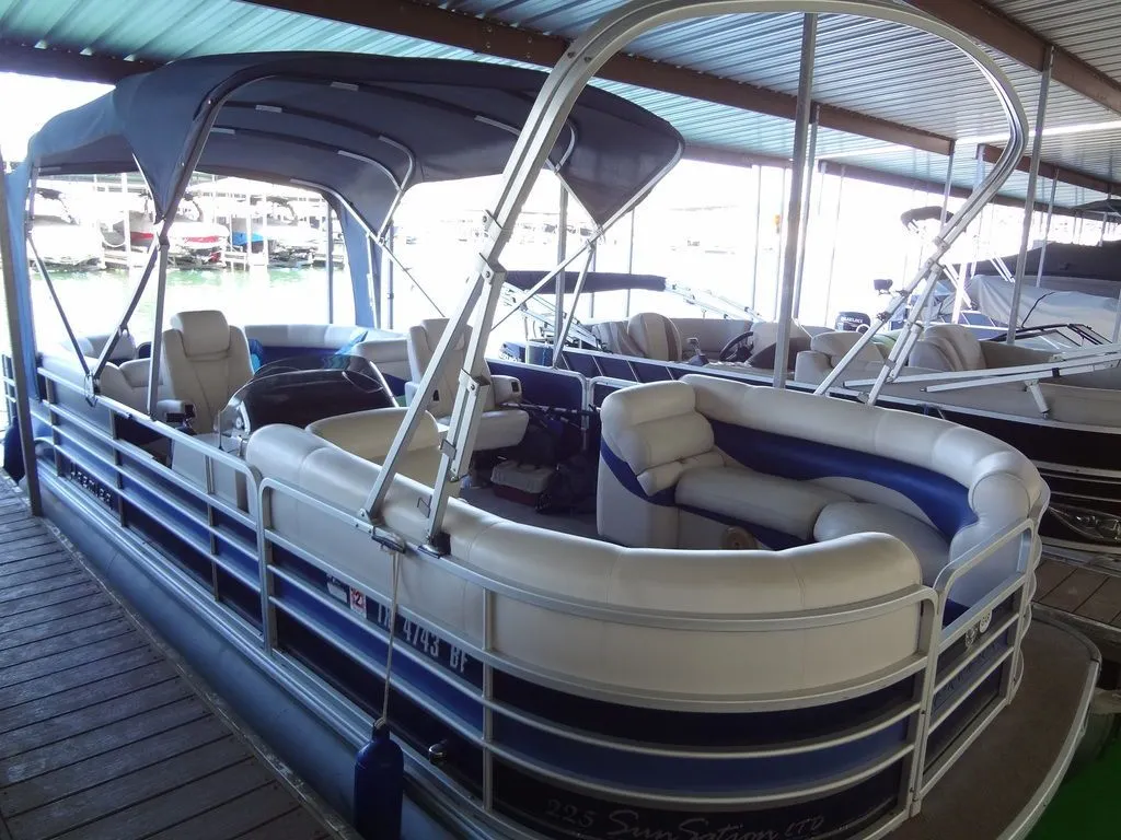 2010 Premier 225 Sunsation