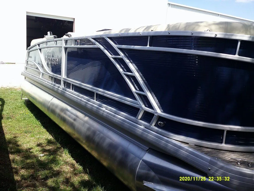 2023 Godfrey Pontoons Monaco 235 SB GTP 27 in. Center Tube in Syracuse, IN