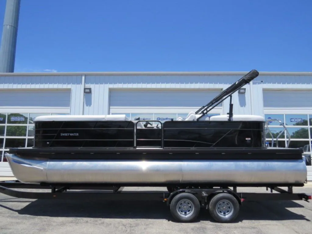 2022 Godfrey Pontoons Sweetwater 2486 SB iMPACT PLUS 29 in. Center Tube in Osage Beach, MO