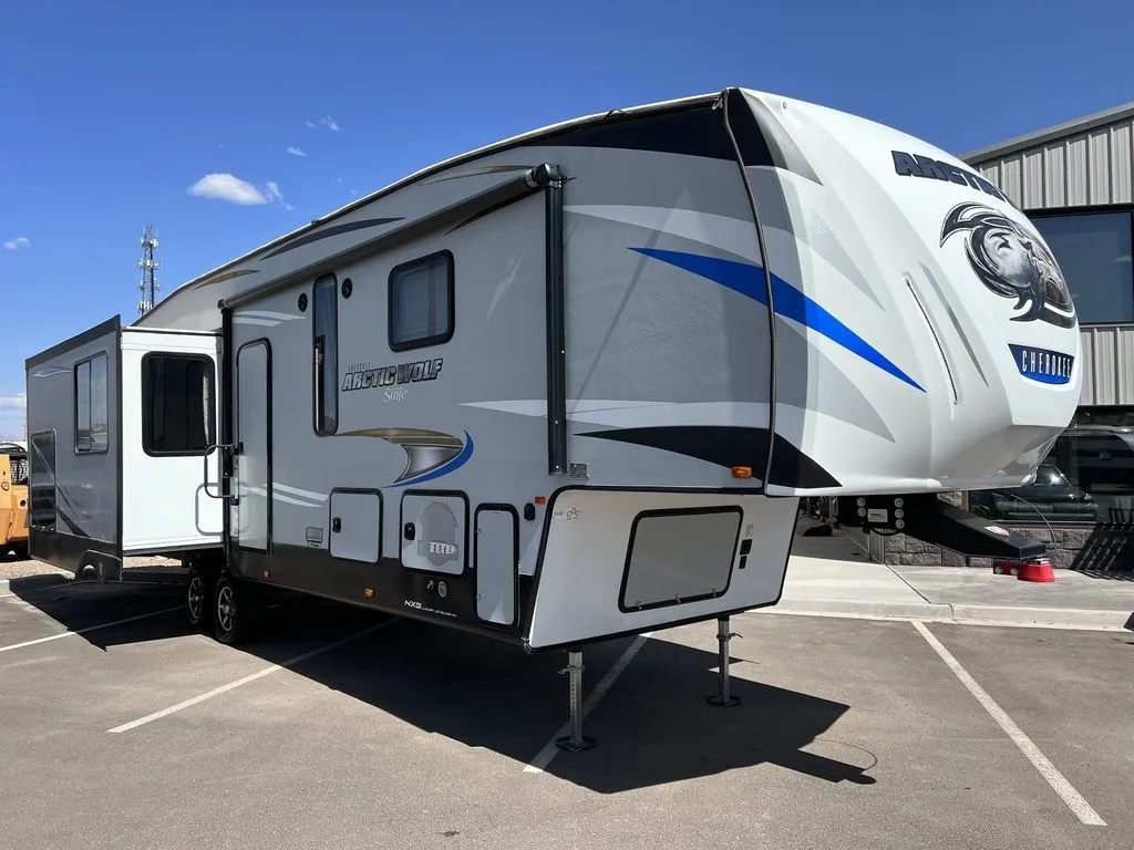2021 Forest River Arctic Wolf 3550SUITE