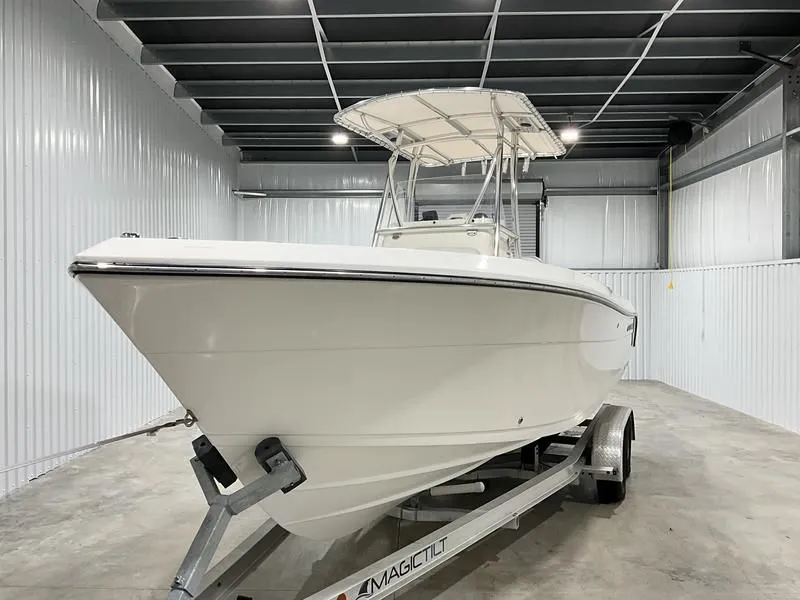 2020 Cobia Boats 237CC 