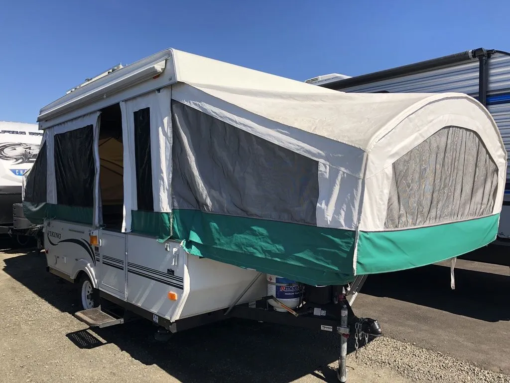 2003 Viking 2270