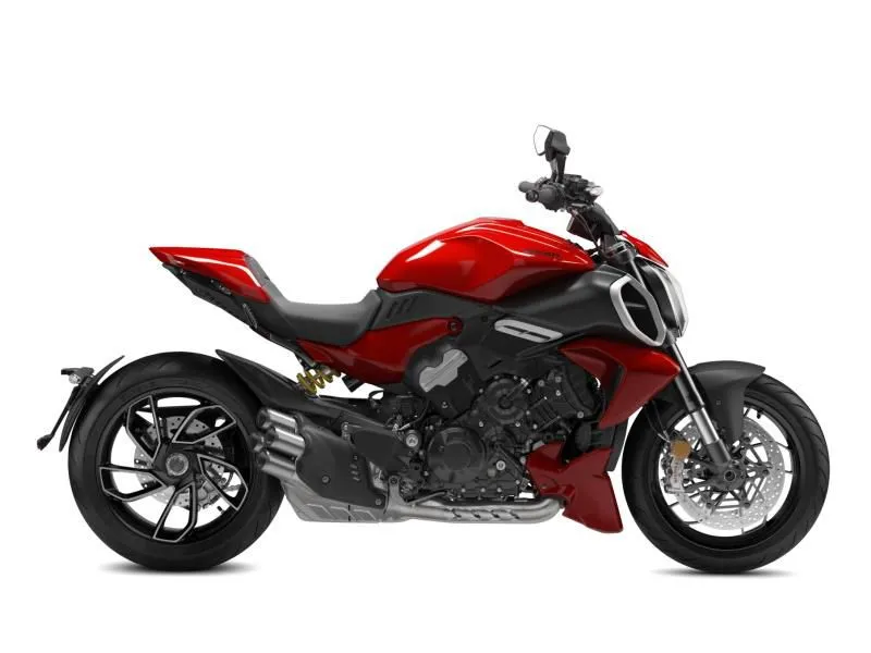 2023 Ducati Diavel 4 Ducati Red