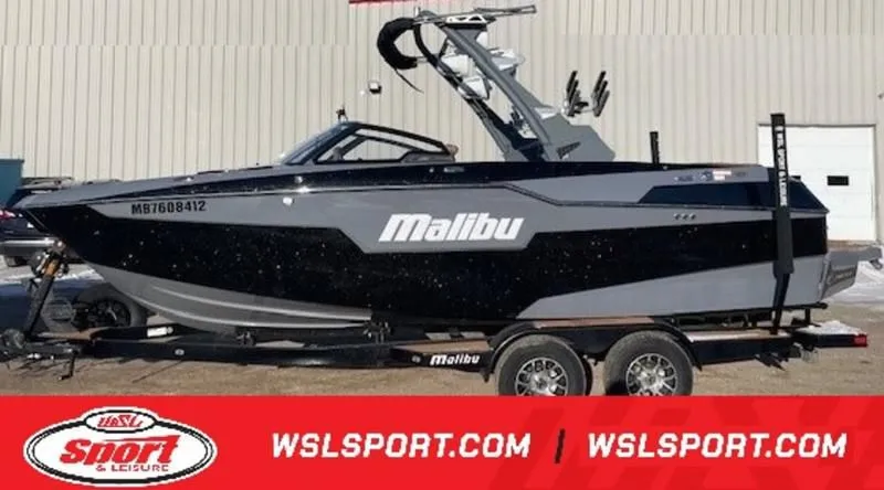 2021 Malibu Boats M220