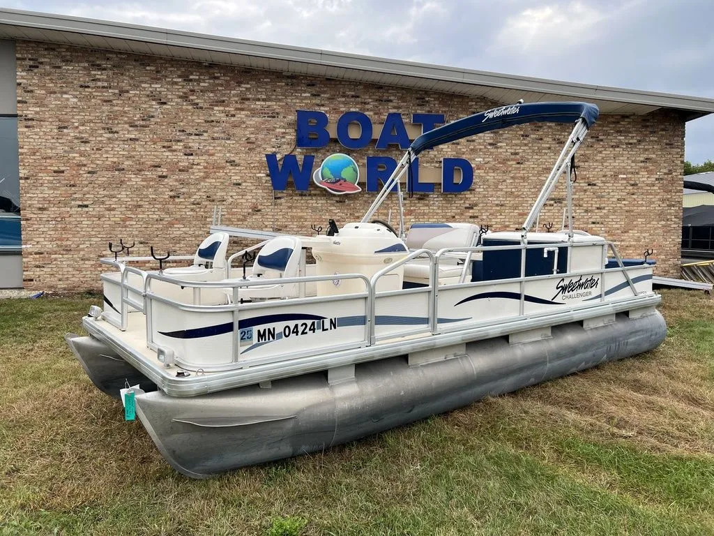2003 Sweetwater 20' Fish Pontoon & 90HP 4-Stroke EFI outboard