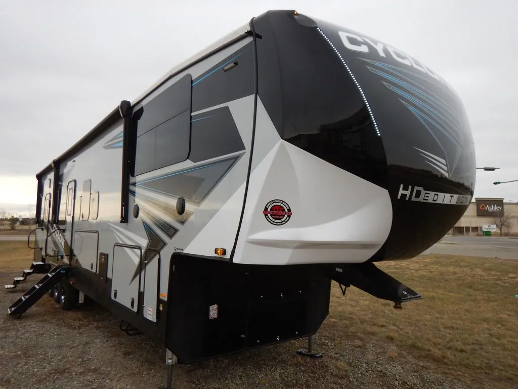 2022 Heartland Cyclone 4007